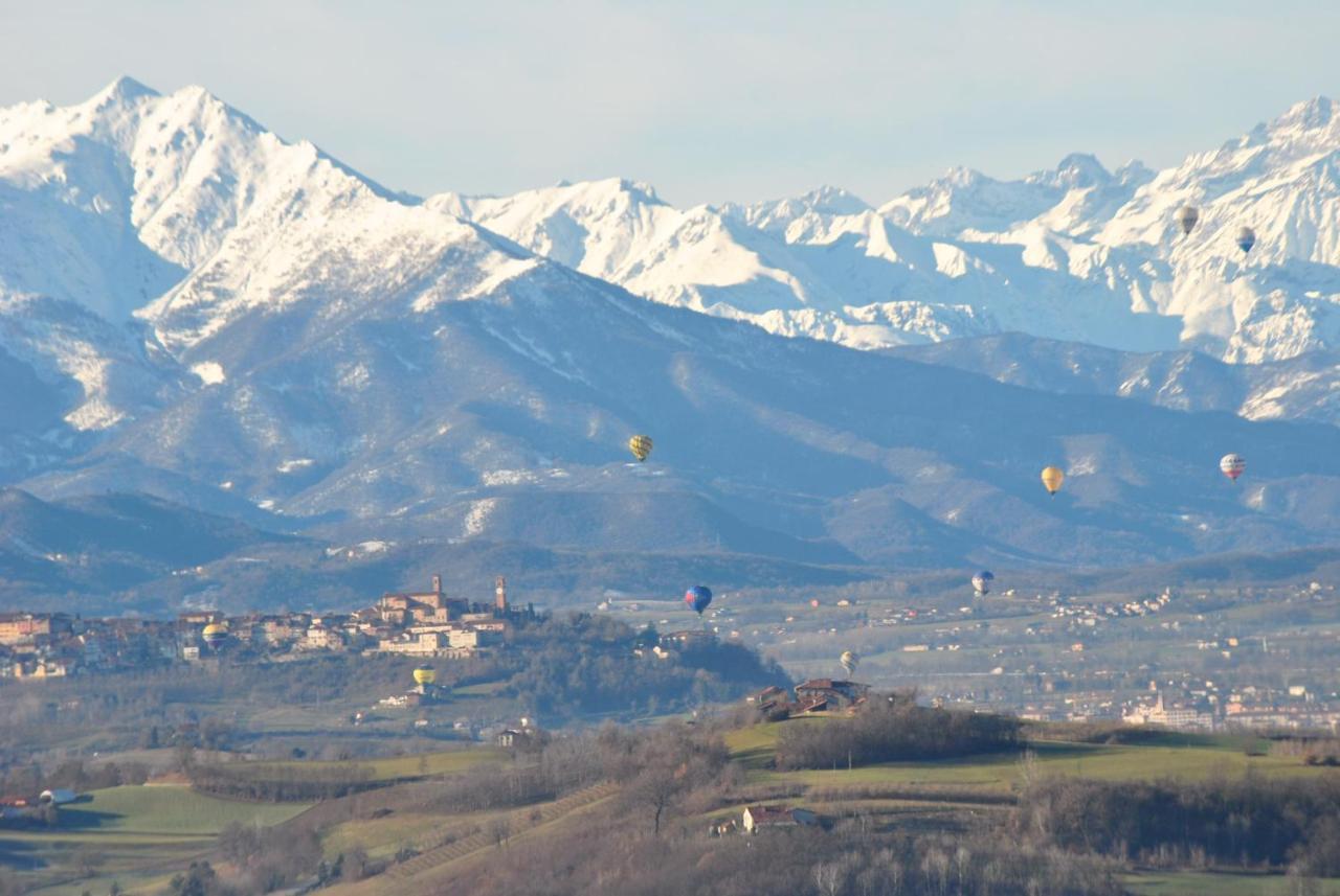 All'Ombra del Castello Cigliè Esterno foto