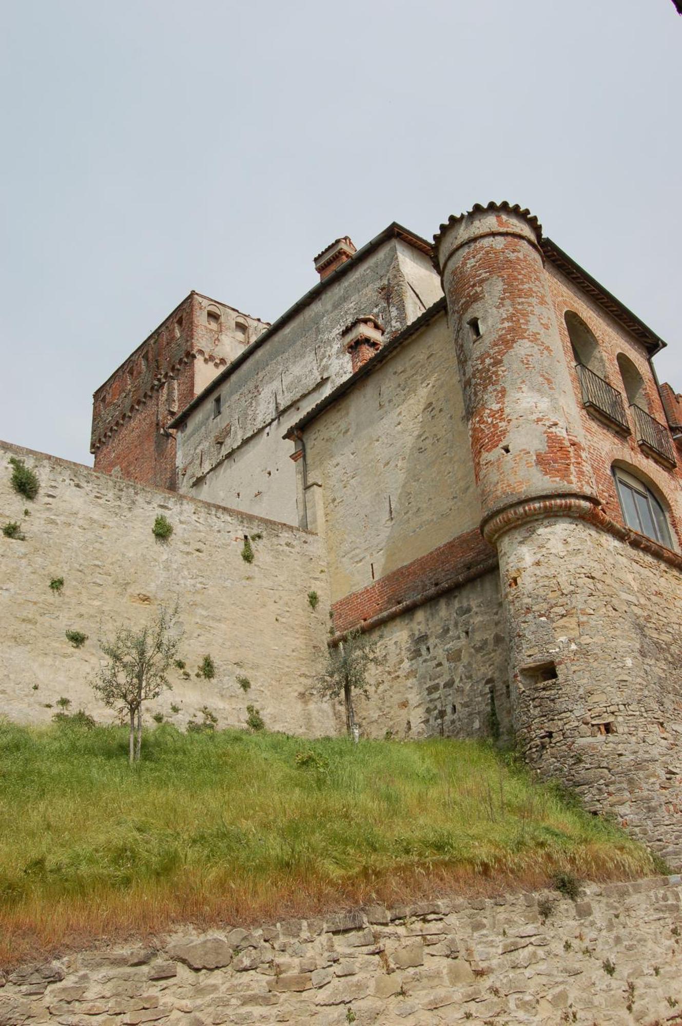All'Ombra del Castello Cigliè Esterno foto